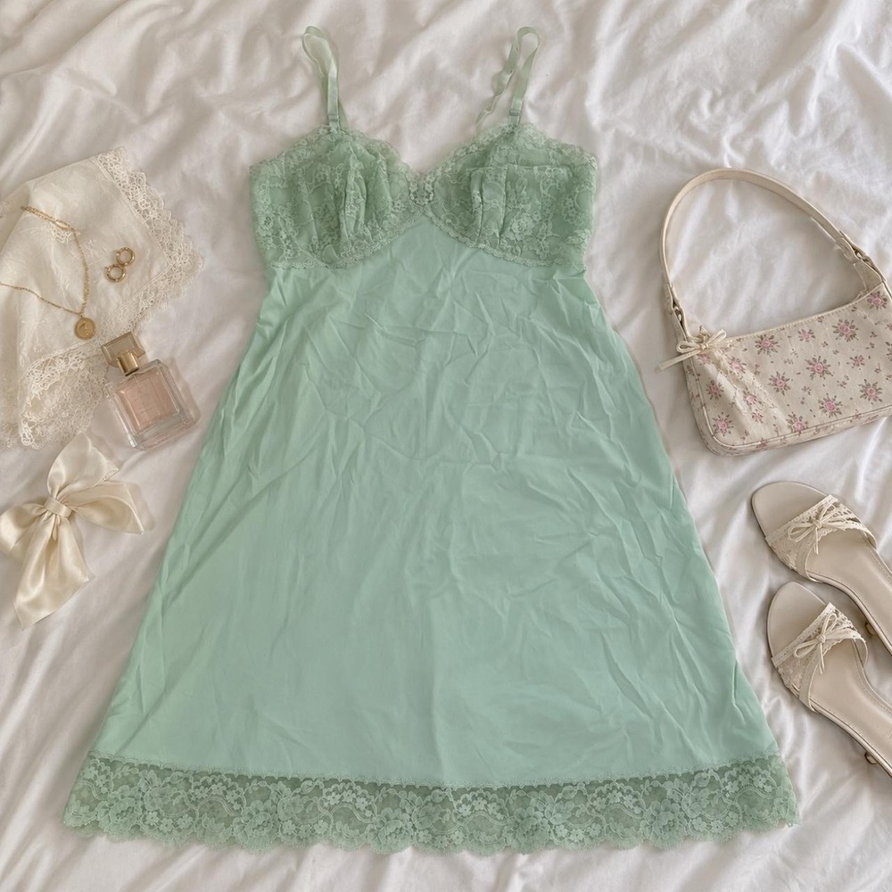 Green Lace Slip Dress  Vintage size medium mint green lace trim slip dress